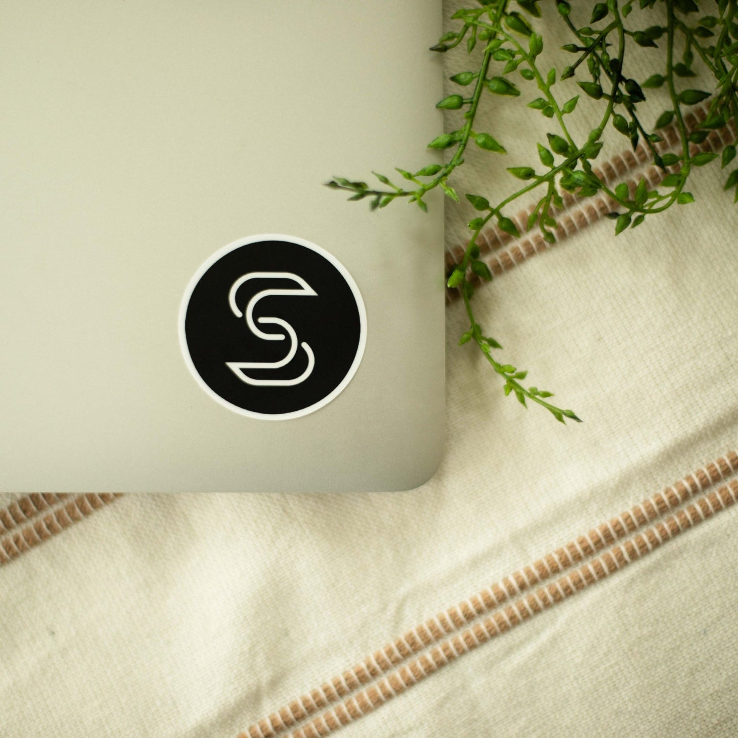 Custom Circle Roll Labels - Stickr - 1.5" - 250 Stickers -